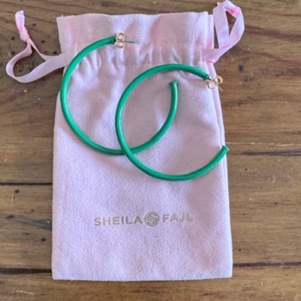 Sheila Fajl painted Everybody's Favorite Hoops - Green w/Sheila Fajl bag